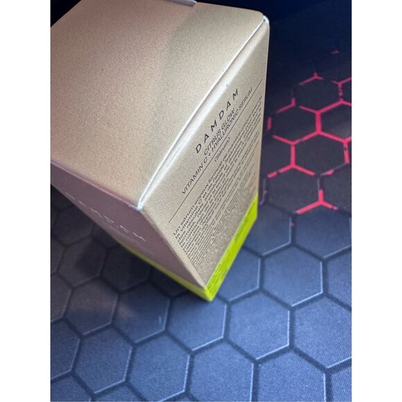 DAMDAM Tokyo Citrus Glow Vitamin C & Hyaluronic Acid Serum 30ml - Picture 5 of 5